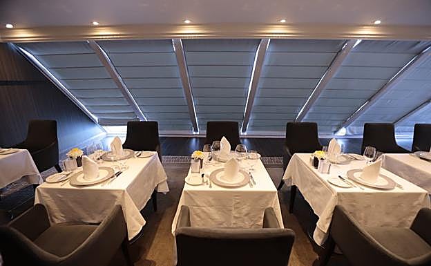 Imagen. Entramos en el crucero de lujo Azamara Pursuit que está en Motril. 