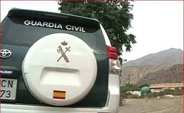 Desalojan a tres personas en Pozo Alcón por un incendio en su vivienda