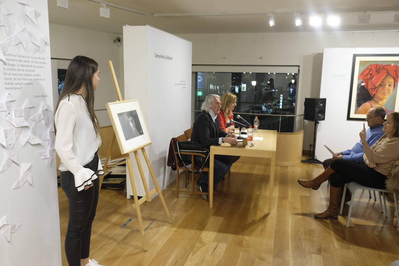 Fotos: Así fue la subasta solidaria para la Asociación de Amigos del Pueblo Saharaui