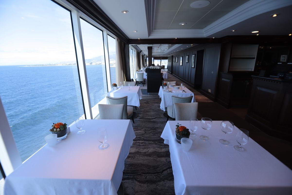 Fotos: Entramos en el crucero de lujo Azamara Pursuit que está en Motril