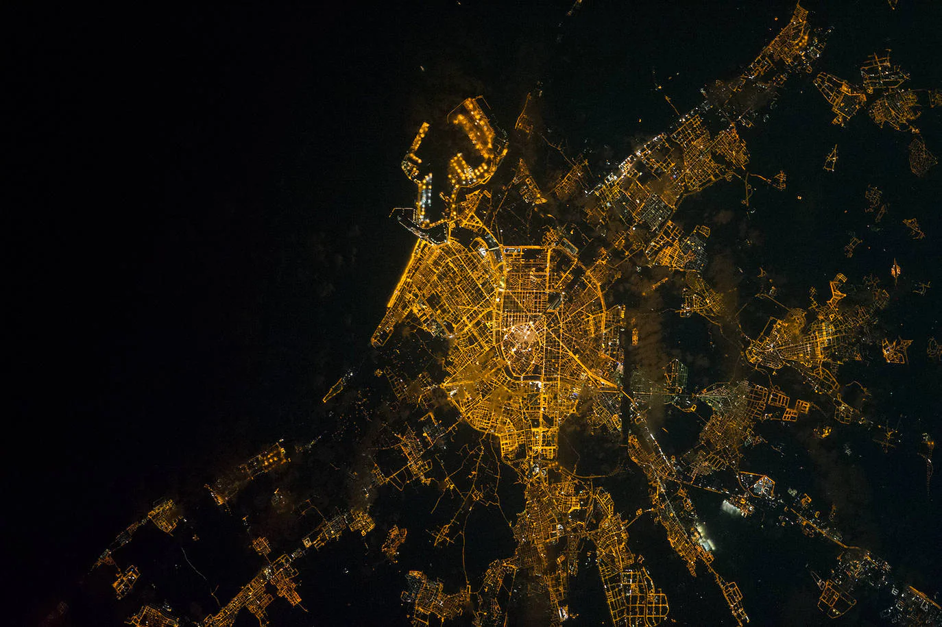 2. Valencia: imagen tomada por un astronauta en la Estación Espacial Internacional.