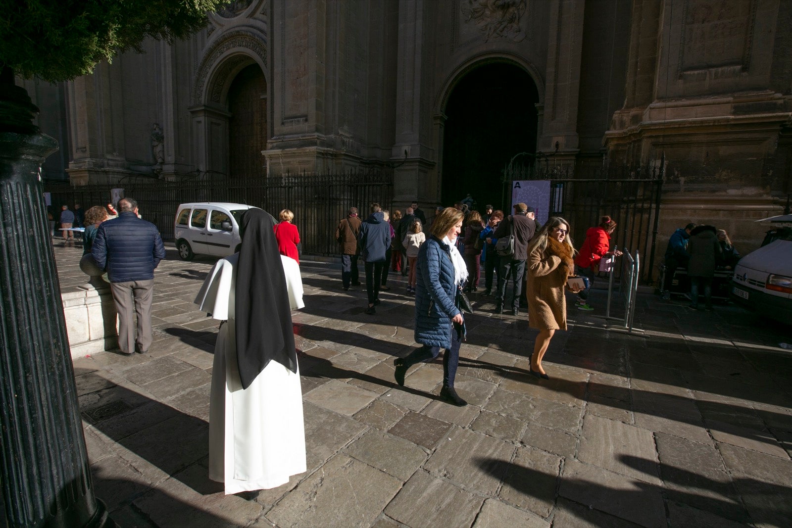 Los mejores momentos y el ambiente de lo vivido en la catedral de Granada este sábado.