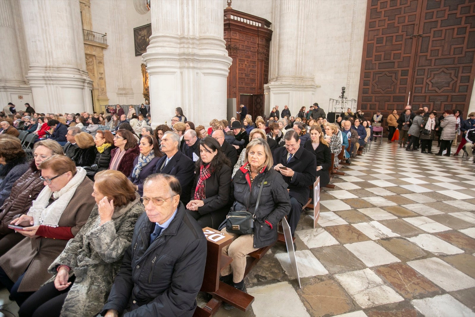 Los mejores momentos y el ambiente de lo vivido en la catedral de Granada este sábado.