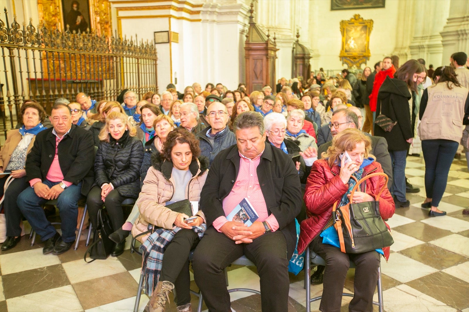 Los mejores momentos y el ambiente de lo vivido en la catedral de Granada este sábado.