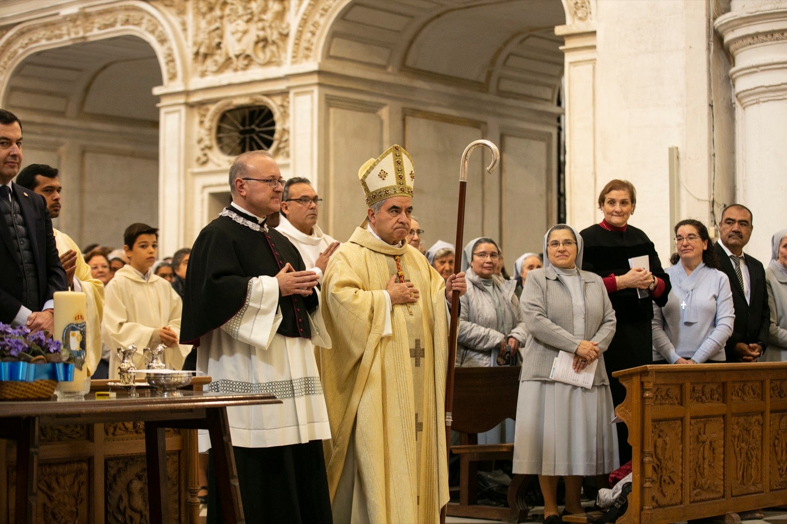 Los mejores momentos y el ambiente de lo vivido en la catedral de Granada este sábado.