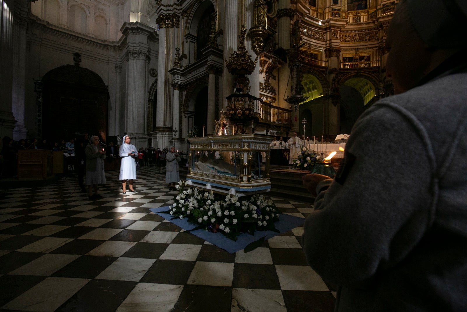 Los mejores momentos y el ambiente de lo vivido en la catedral de Granada este sábado.