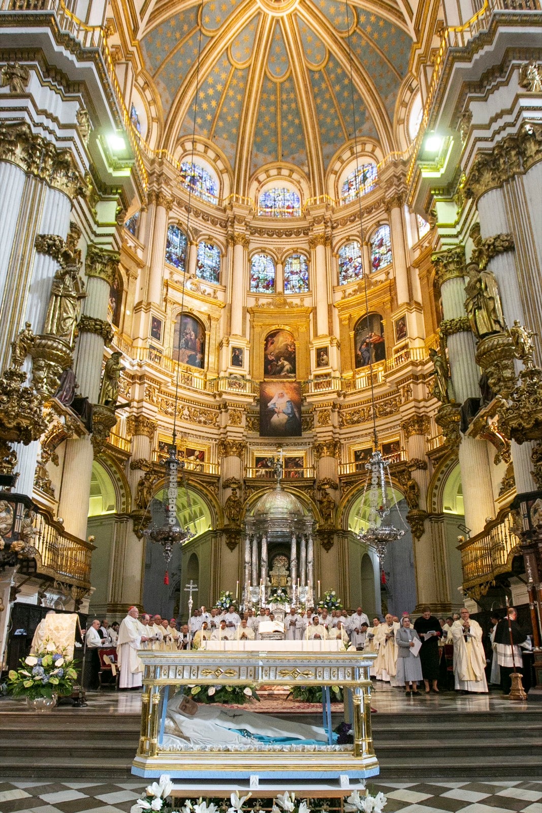 Los mejores momentos y el ambiente de lo vivido en la catedral de Granada este sábado.