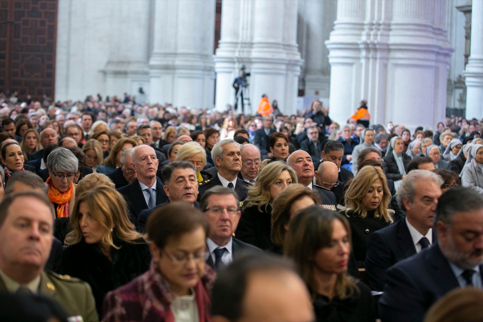 Los mejores momentos y el ambiente de lo vivido en la catedral de Granada este sábado.