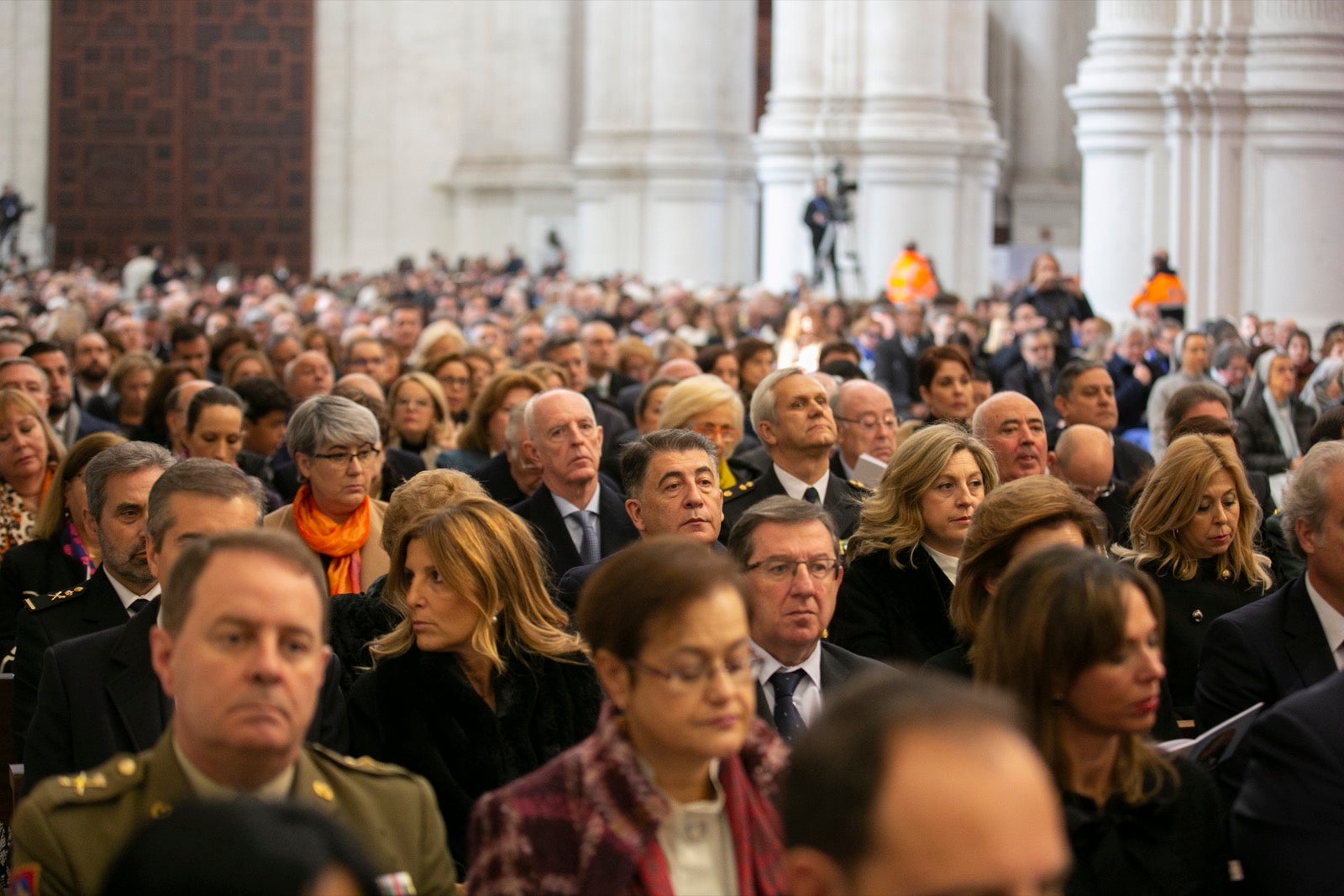 Los mejores momentos y el ambiente de lo vivido en la catedral de Granada este sábado.