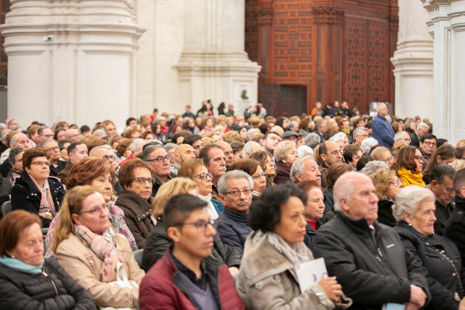 Los mejores momentos y el ambiente de lo vivido en la catedral de Granada este sábado.