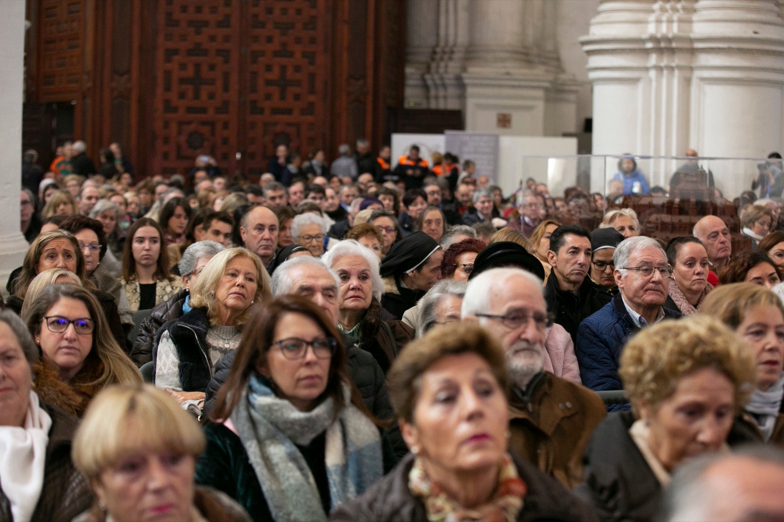 Los mejores momentos y el ambiente de lo vivido en la catedral de Granada este sábado.