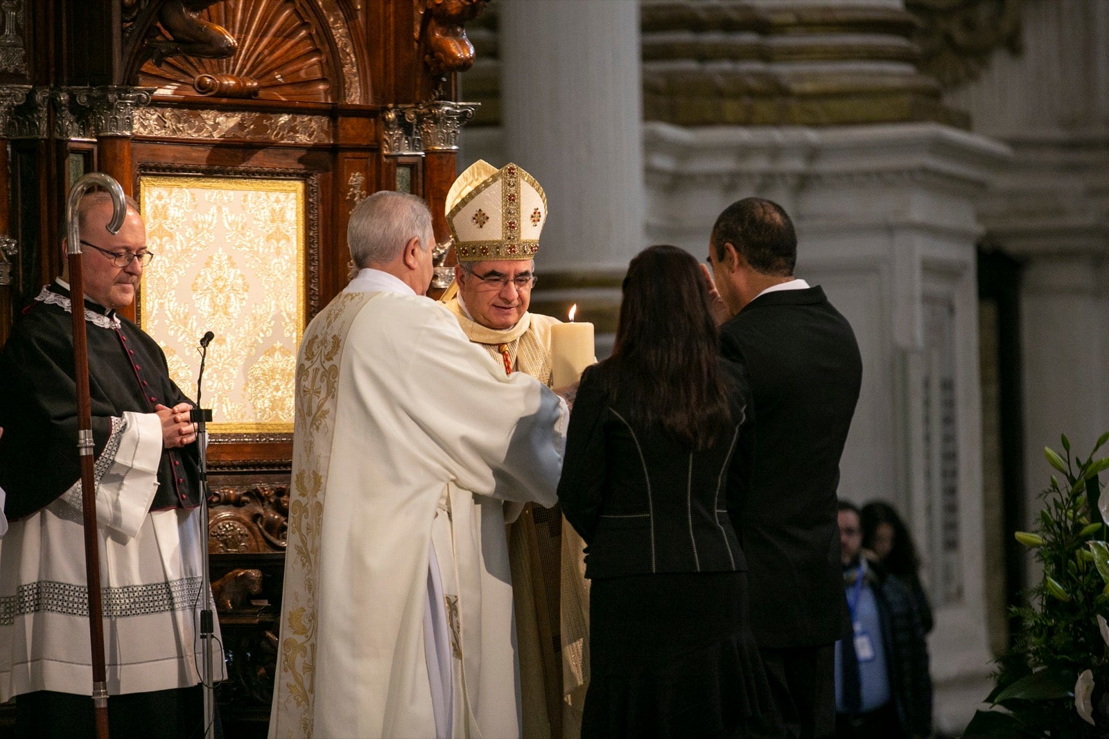 Los mejores momentos y el ambiente de lo vivido en la catedral de Granada este sábado.