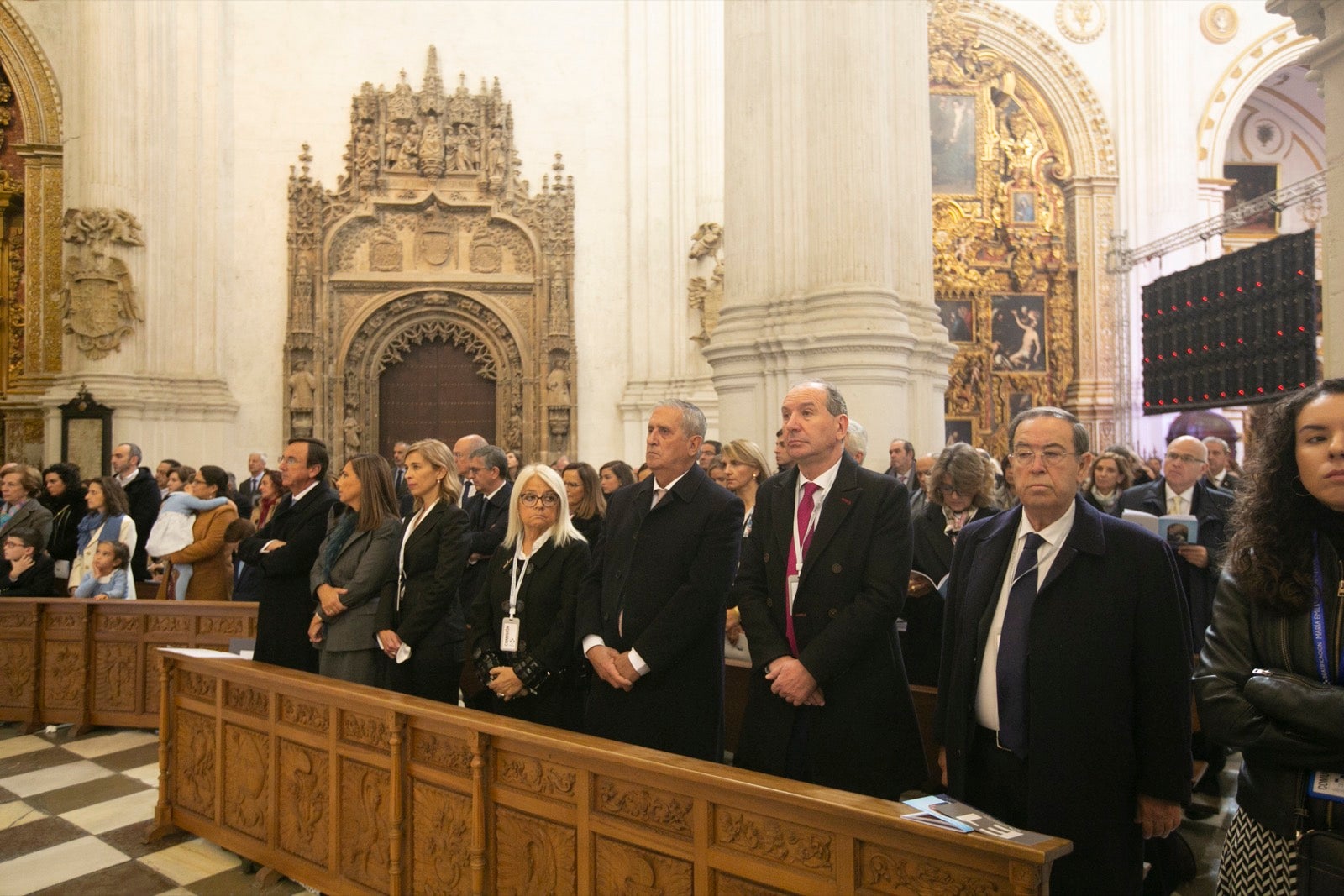 Los mejores momentos y el ambiente de lo vivido en la catedral de Granada este sábado.