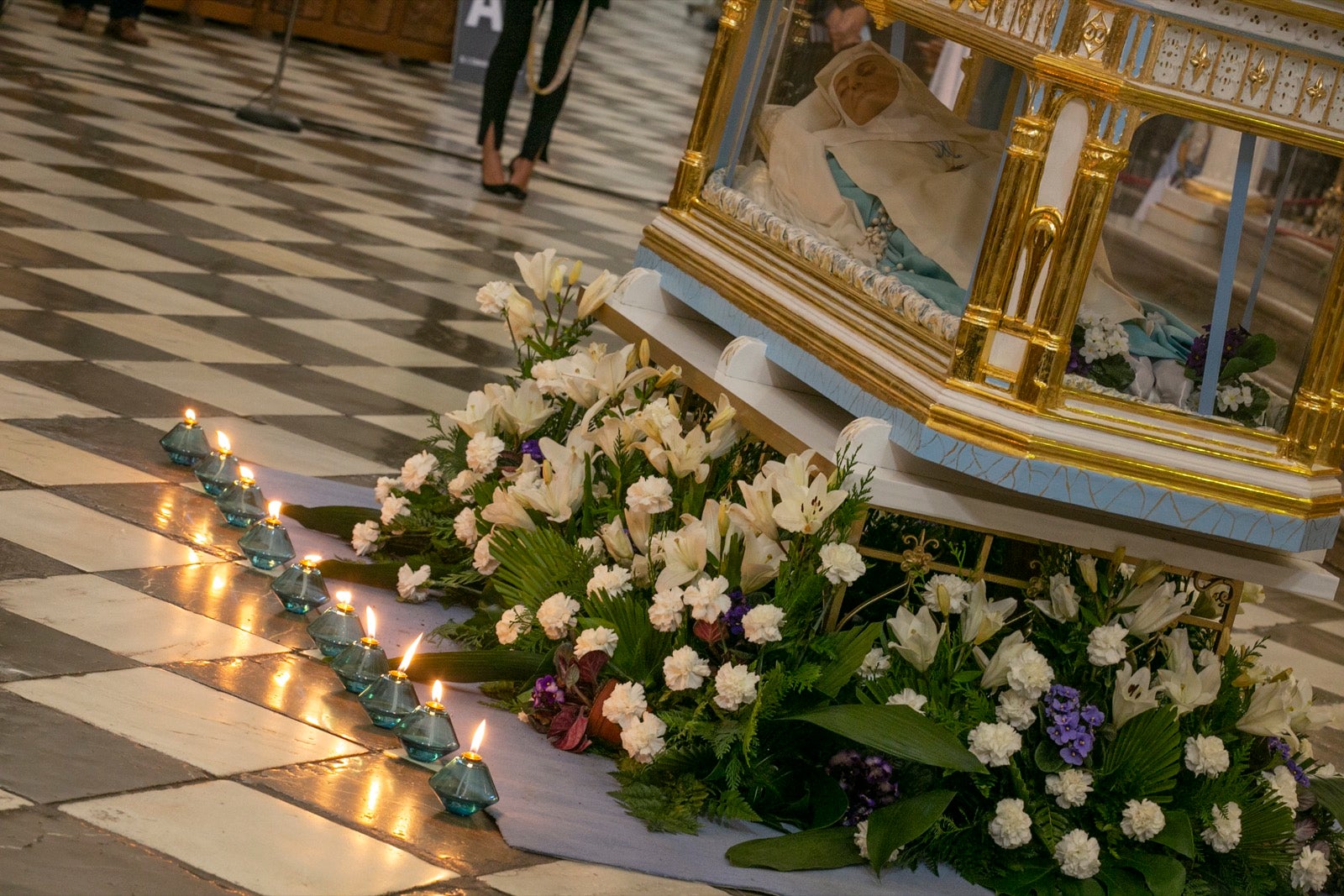 Los mejores momentos y el ambiente de lo vivido en la catedral de Granada este sábado.