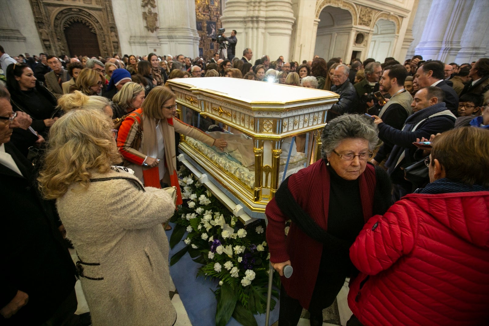 Los mejores momentos y el ambiente de lo vivido en la catedral de Granada este sábado.