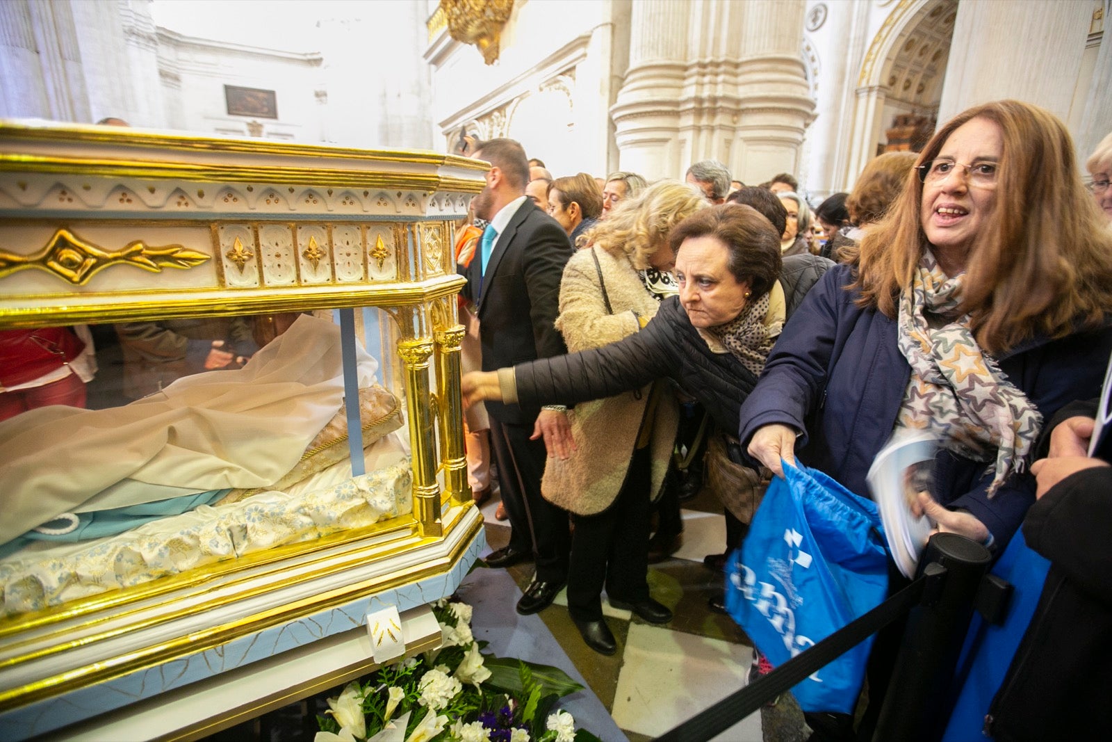 Los mejores momentos y el ambiente de lo vivido en la catedral de Granada este sábado.