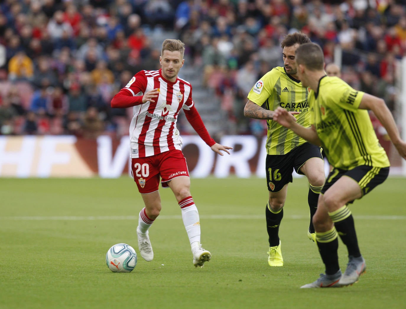 Los rojiblancos empatan con justicia ante un Real Zaragoza que manda en la segunda parte.