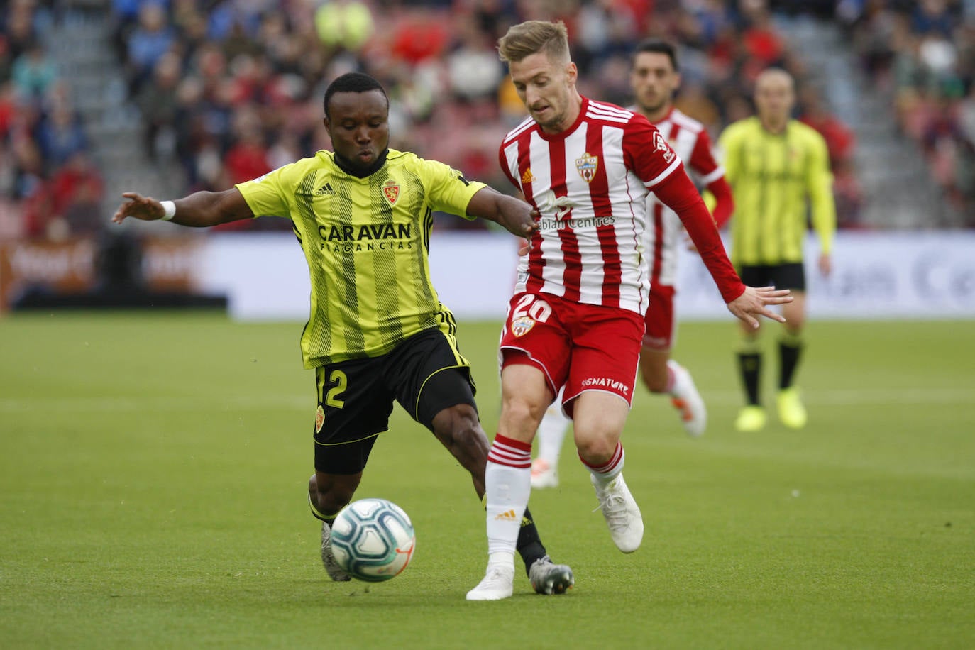 Los rojiblancos empatan con justicia ante un Real Zaragoza que manda en la segunda parte.