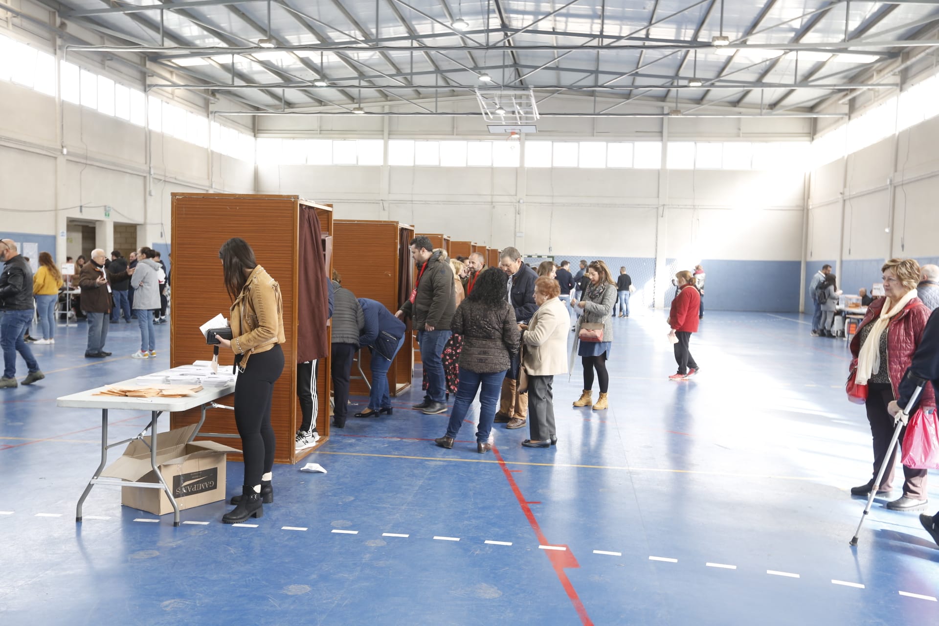 Desde las nueve de la mañana hasta las ocho de la tarde de este domingo, 775.007 granadinos podrán depositar en sus correspondientes mesas electorales -un total de 1.100- las papeletas con su sufragio al Congreso y el Senado