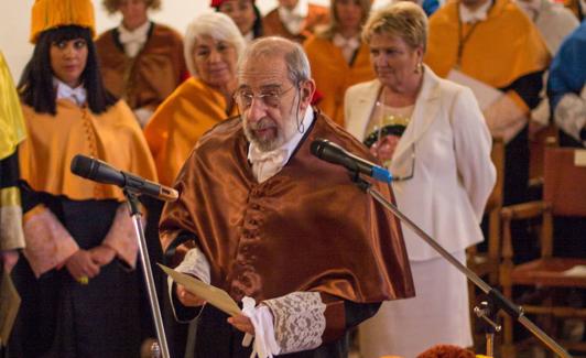 Doctor Honoris Causa por la UGRen 2014.