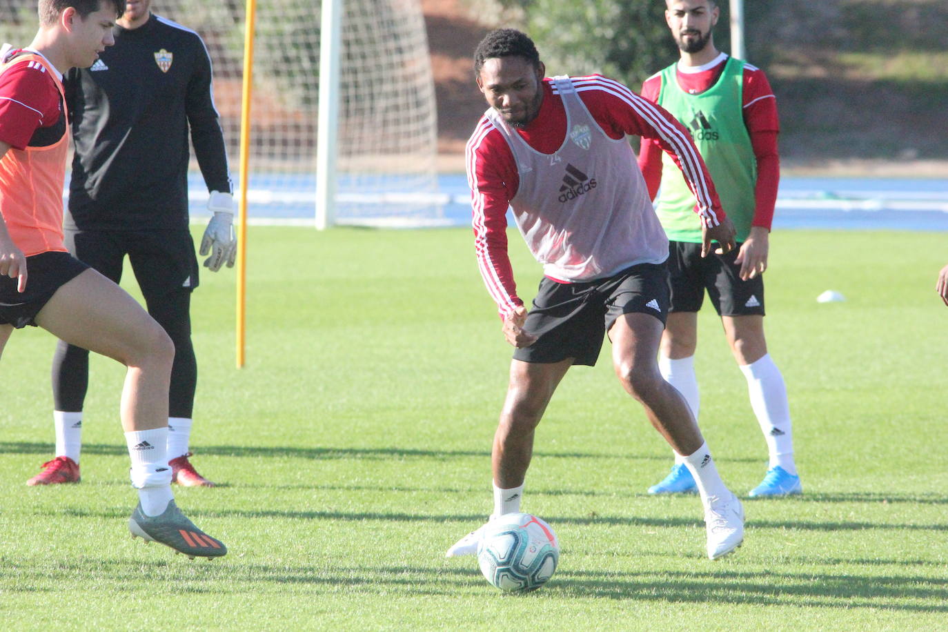 Lucien Owona vuelve a la titularidad. 