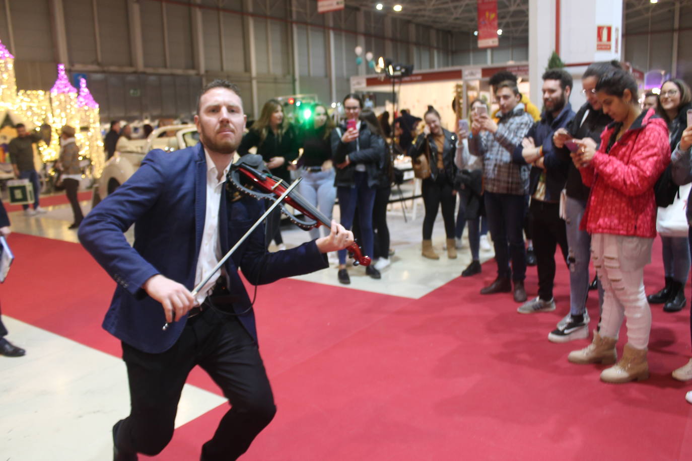 Más de 90 empresas están desde hoy hasta el domingo en Jaén de Boda para mostrar sus productos y servicios destinados a la celebración de estos eventos