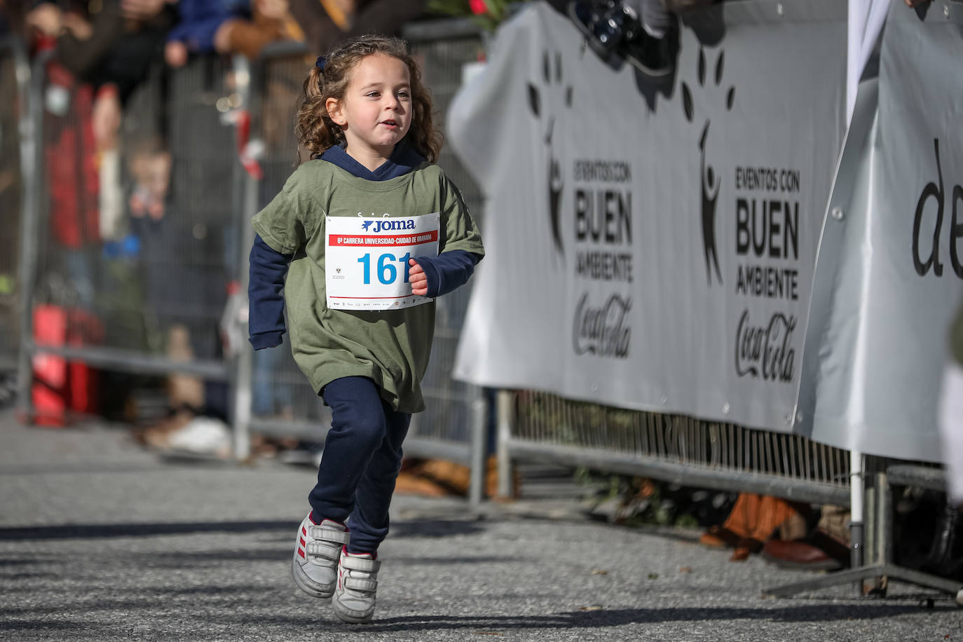 240 niños y niñas participan en la primera jornada de la sexta edición de la Carrera Universidad Ciudad de Granada