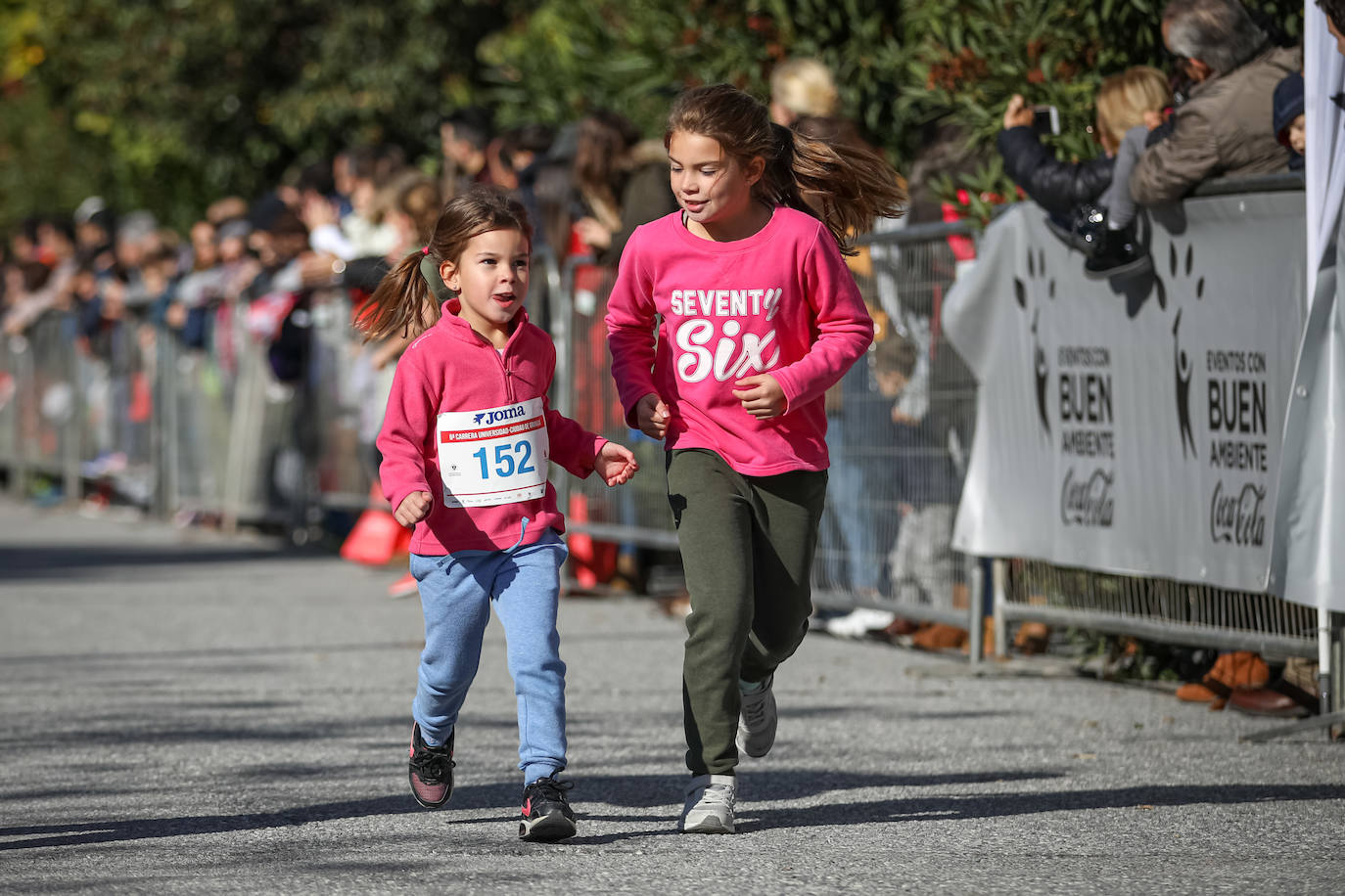 240 niños y niñas participan en la primera jornada de la sexta edición de la Carrera Universidad Ciudad de Granada