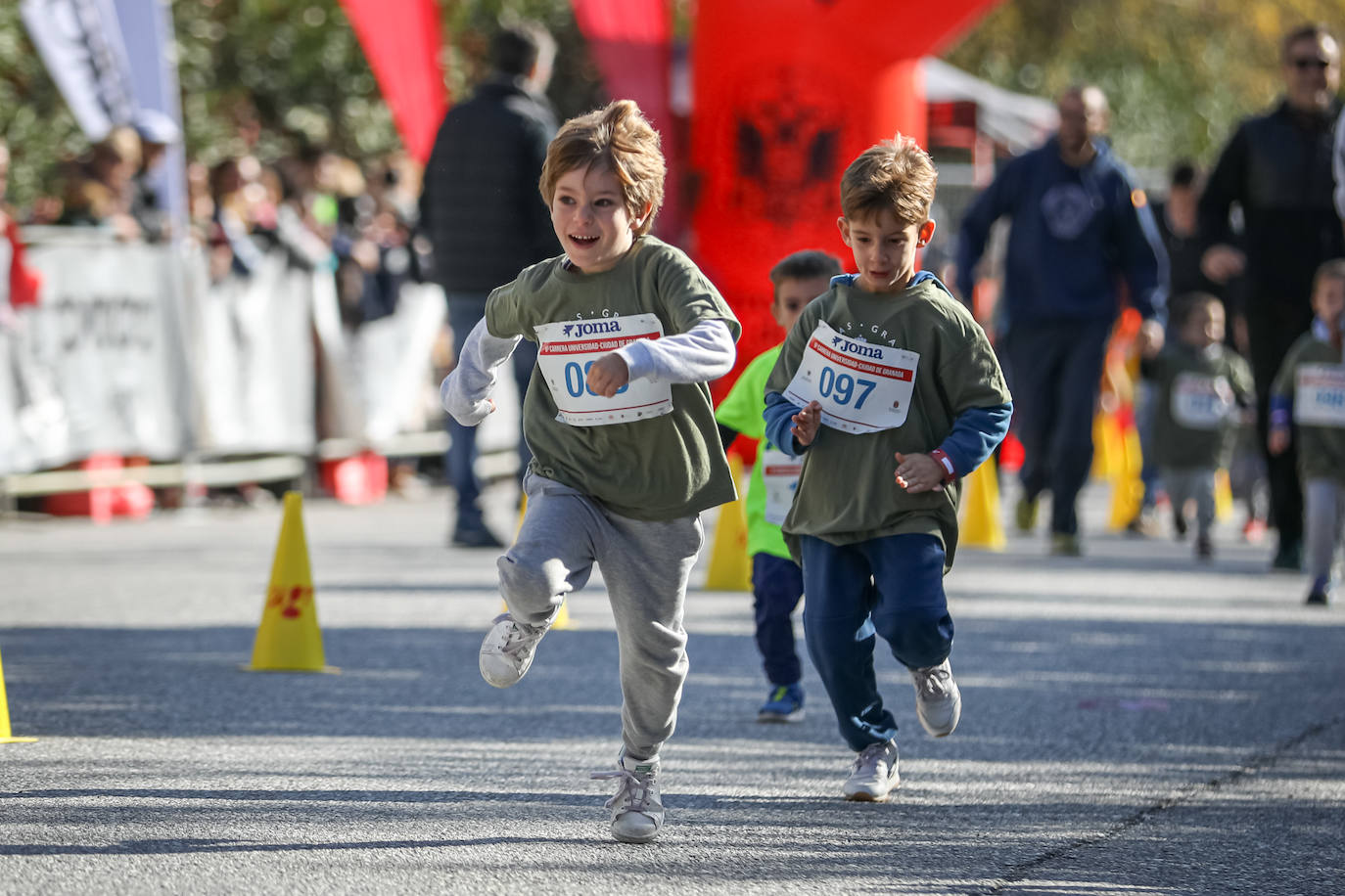 240 niños y niñas participan en la primera jornada de la sexta edición de la Carrera Universidad Ciudad de Granada