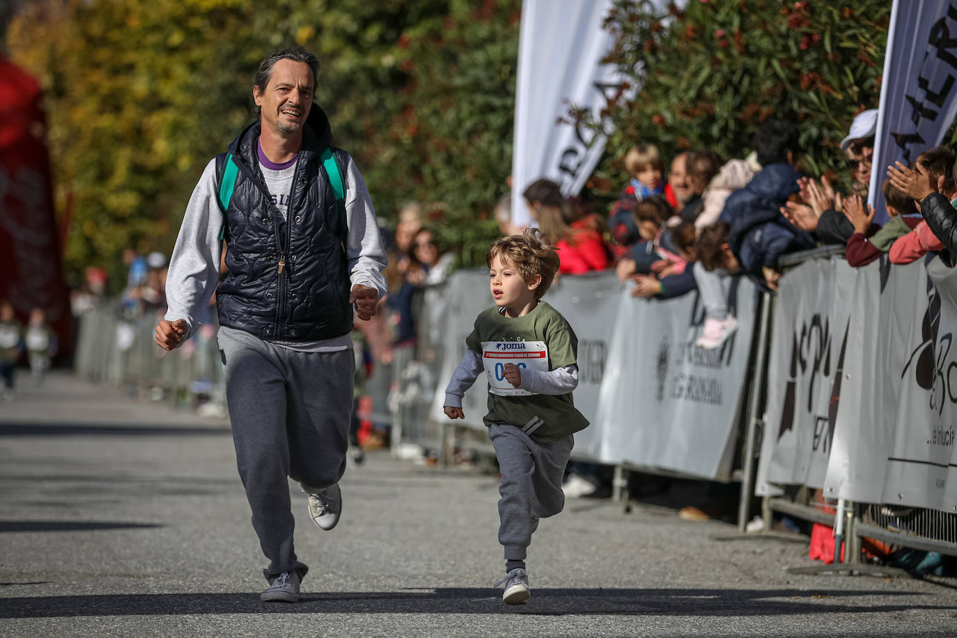 240 niños y niñas participan en la primera jornada de la sexta edición de la Carrera Universidad Ciudad de Granada