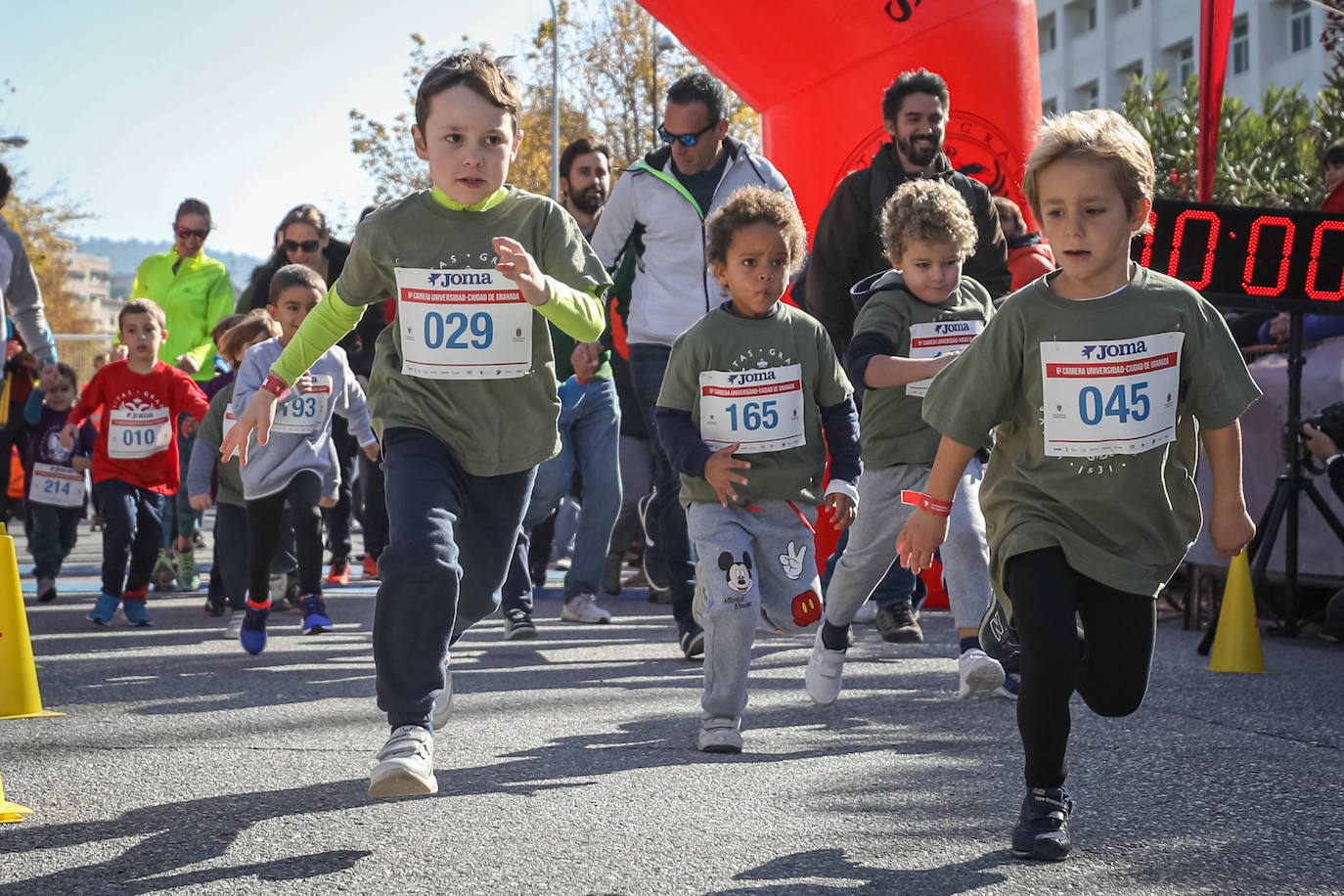 240 niños y niñas participan en la primera jornada de la sexta edición de la Carrera Universidad Ciudad de Granada