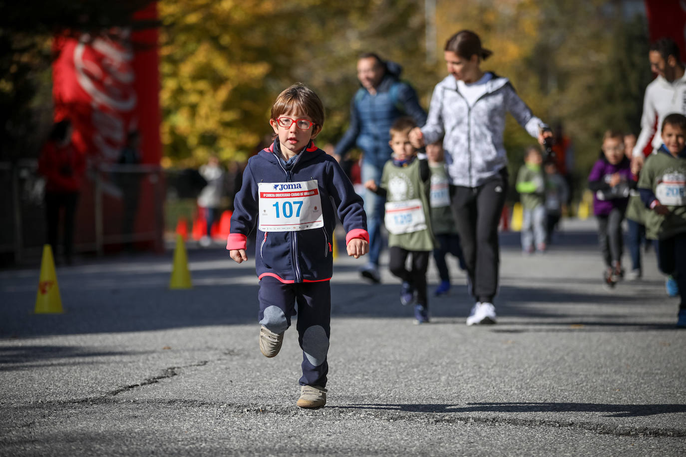 240 niños y niñas participan en la primera jornada de la sexta edición de la Carrera Universidad Ciudad de Granada