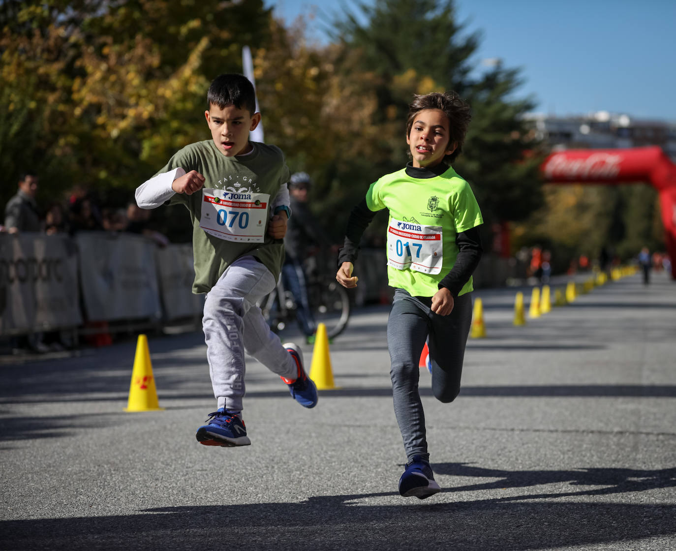 240 niños y niñas participan en la primera jornada de la sexta edición de la Carrera Universidad Ciudad de Granada