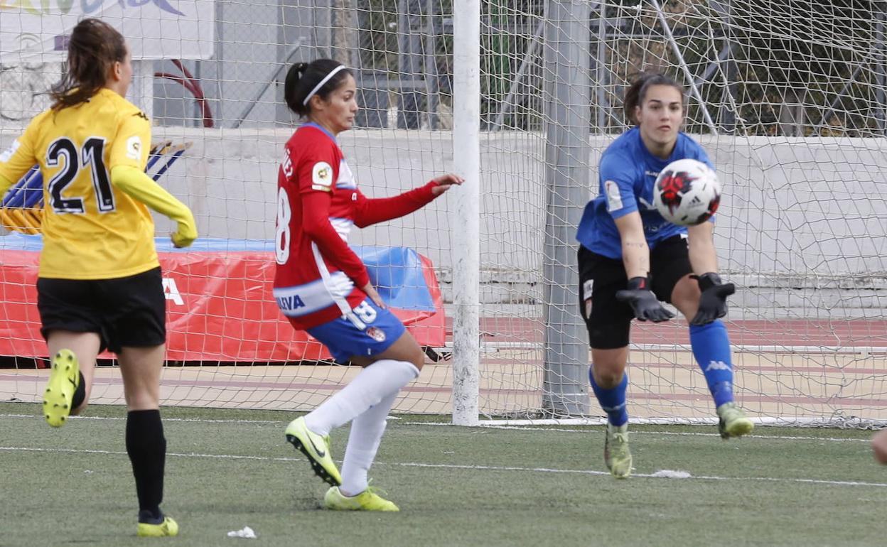 Acción del último partido en casa ante el actual colíder, el Santa Teresa. 