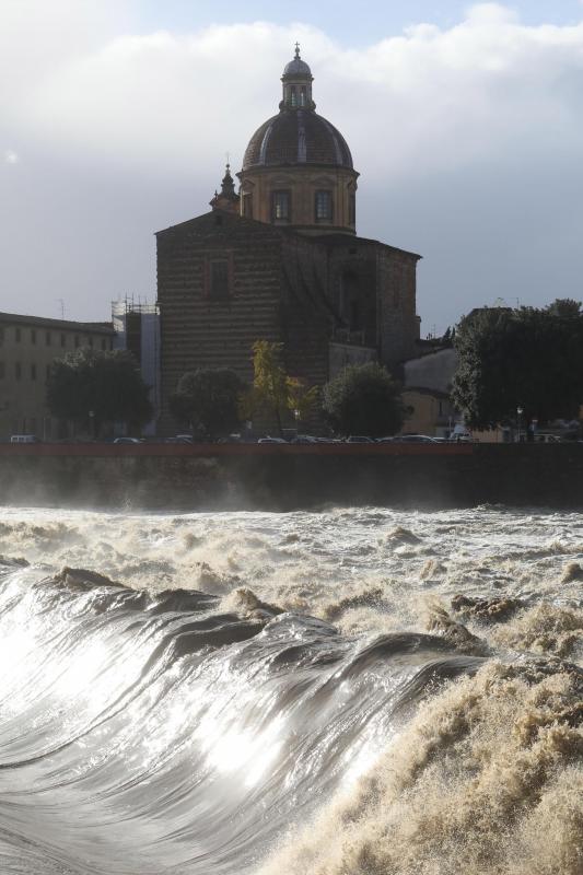 El caudal del río se eleva a su máximo en 20 años.