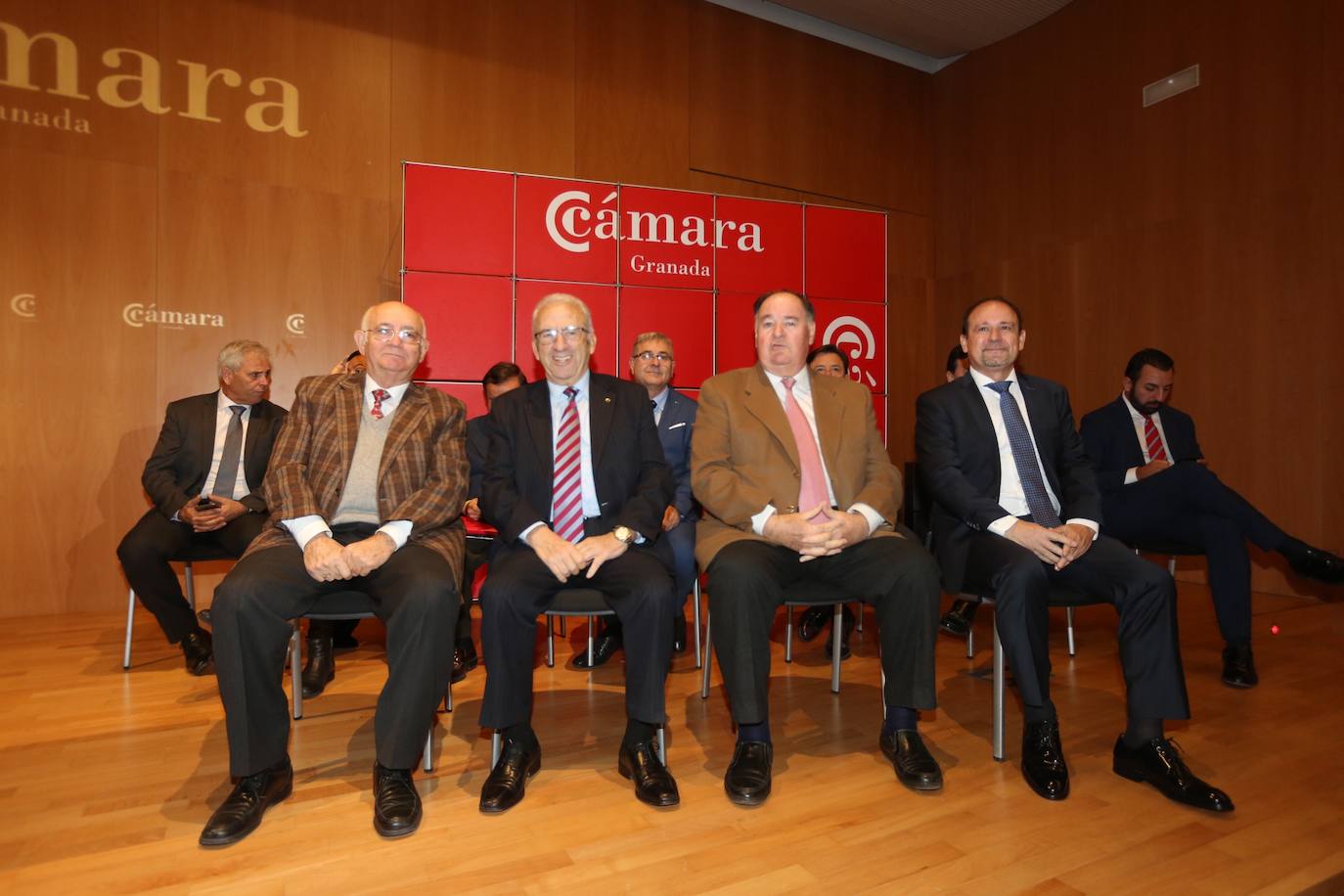 El presidente, arropado por el tejido empresarial granadino, ha reivindicado apoyo institucional para el acelerador de partículas como gran proyecto de futuro 