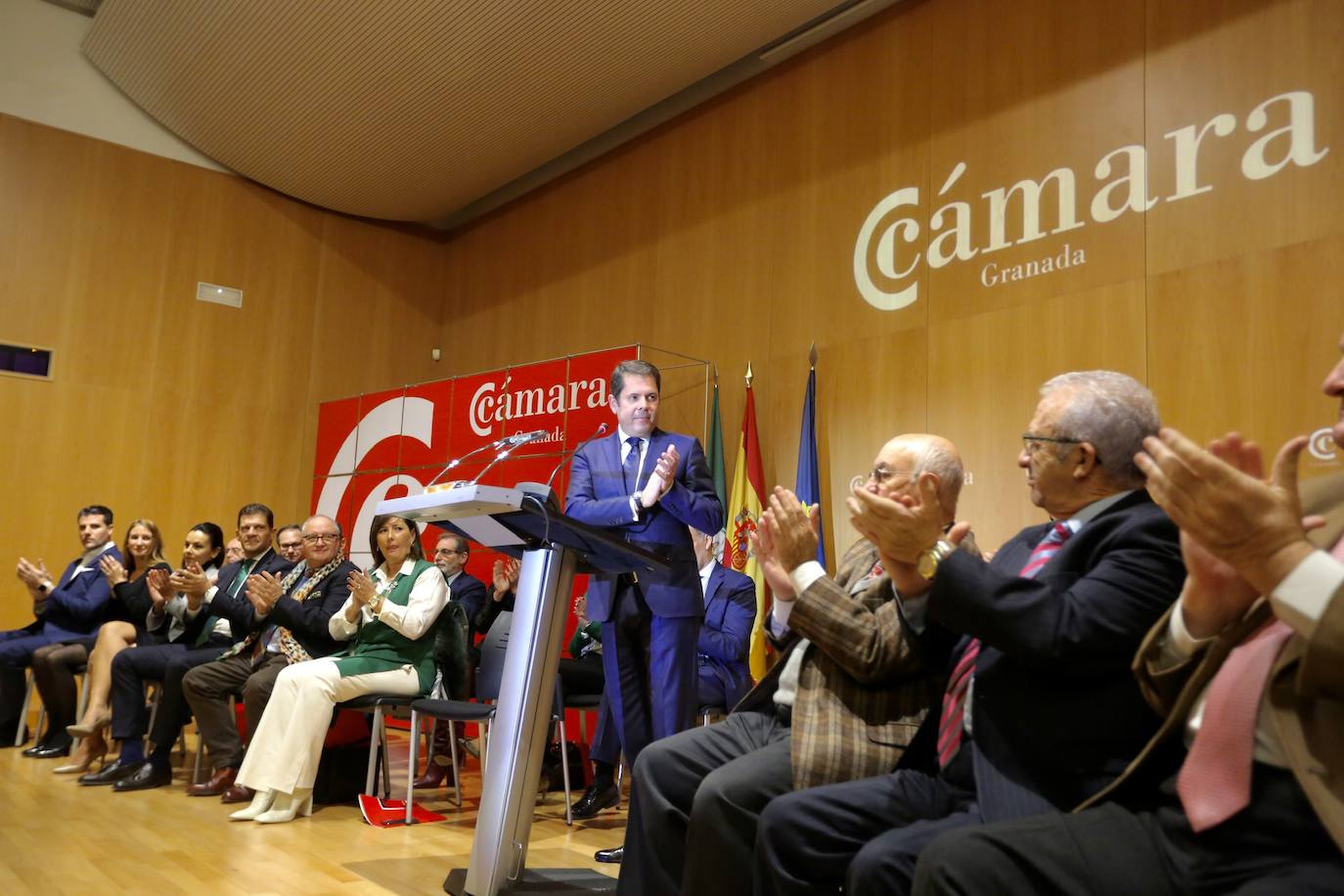 El presidente, arropado por el tejido empresarial granadino, ha reivindicado apoyo institucional para el acelerador de partículas como gran proyecto de futuro 