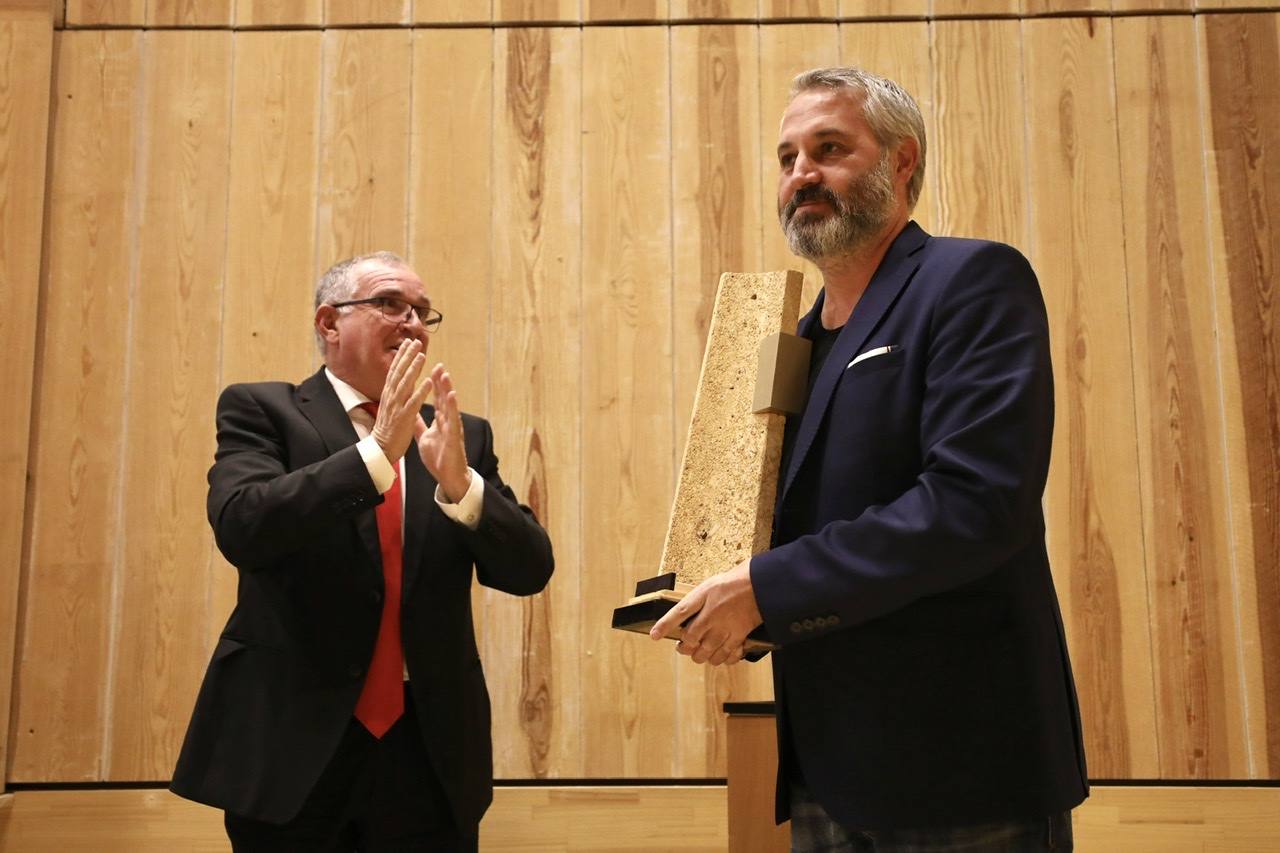 Así fue el acto en el Aula Magna de la Escuela de Arquitectura de la UGR 