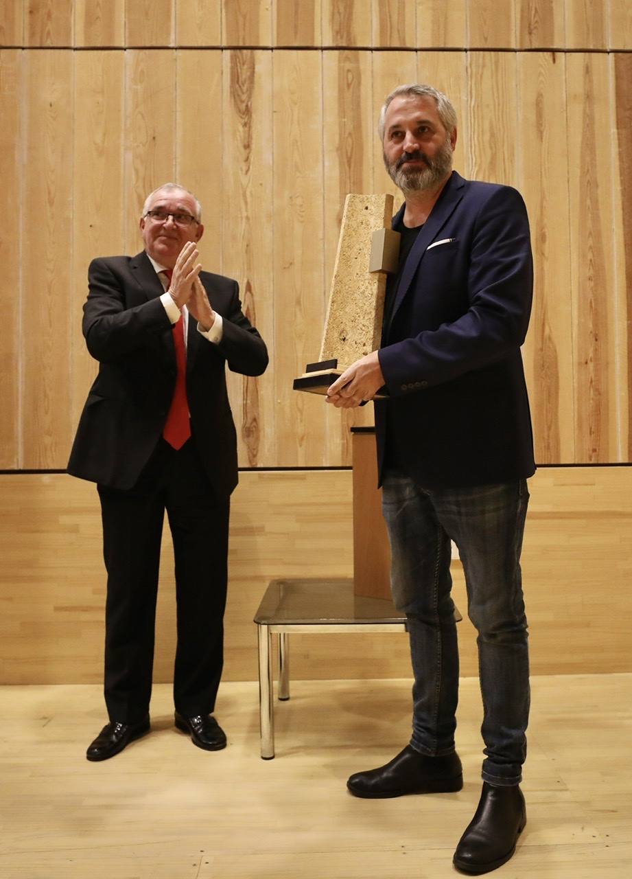 Así fue el acto en el Aula Magna de la Escuela de Arquitectura de la UGR 