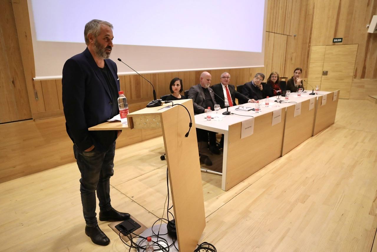 Así fue el acto en el Aula Magna de la Escuela de Arquitectura de la UGR 