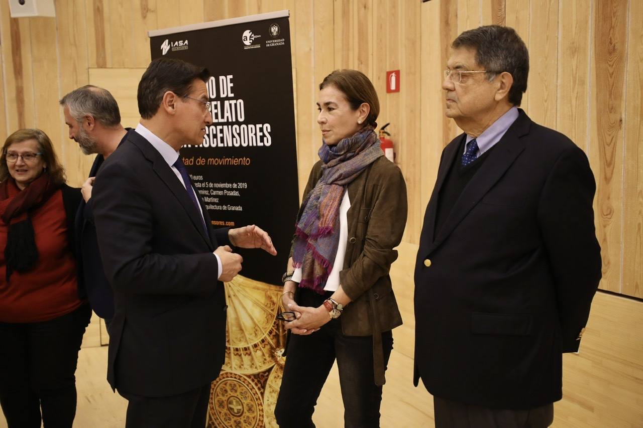 Así fue el acto en el Aula Magna de la Escuela de Arquitectura de la UGR 