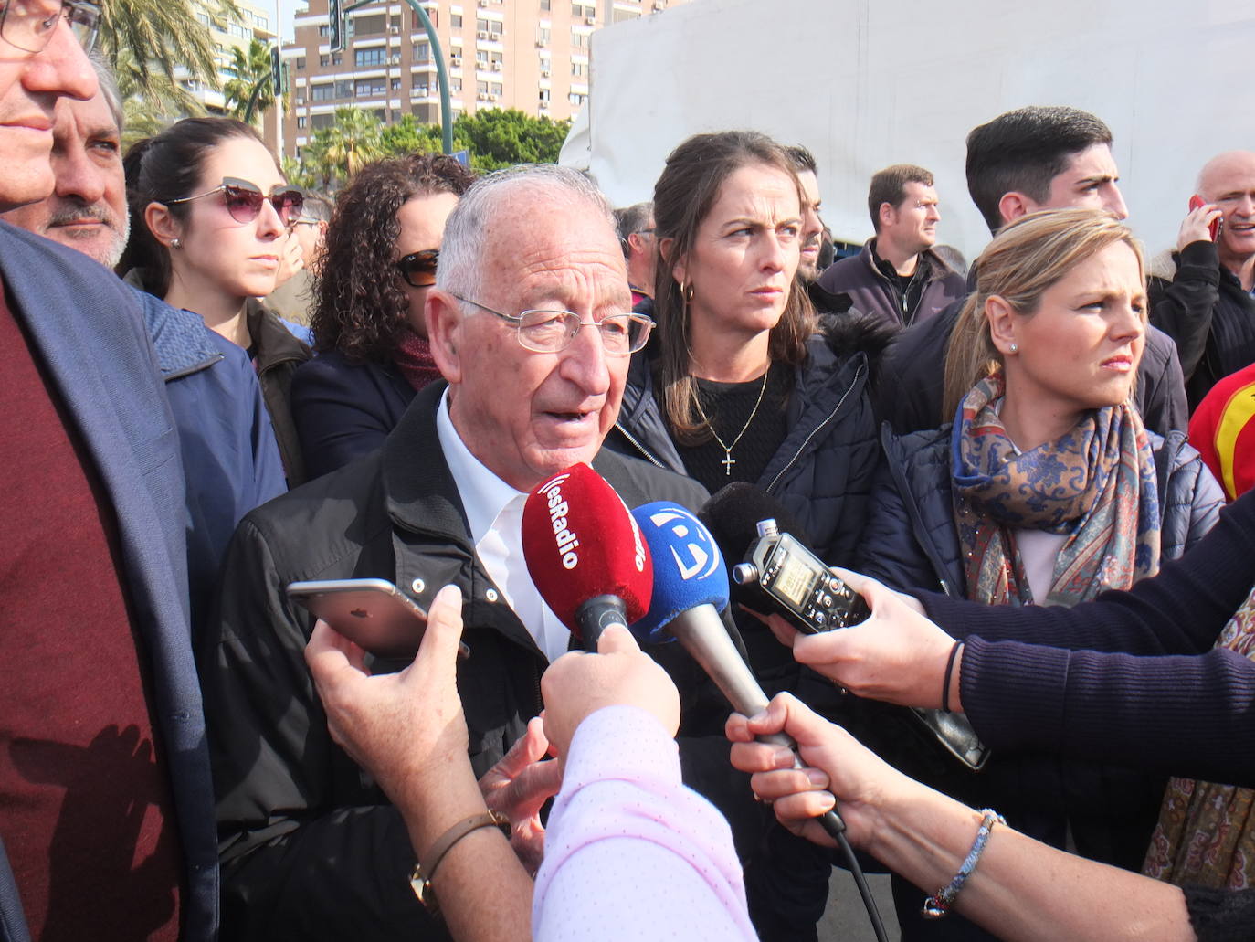 El cierre patronal total en la agricultura provoca una masiva manifestación en la capital con unos 12.000 asistentes por la crisis de precios