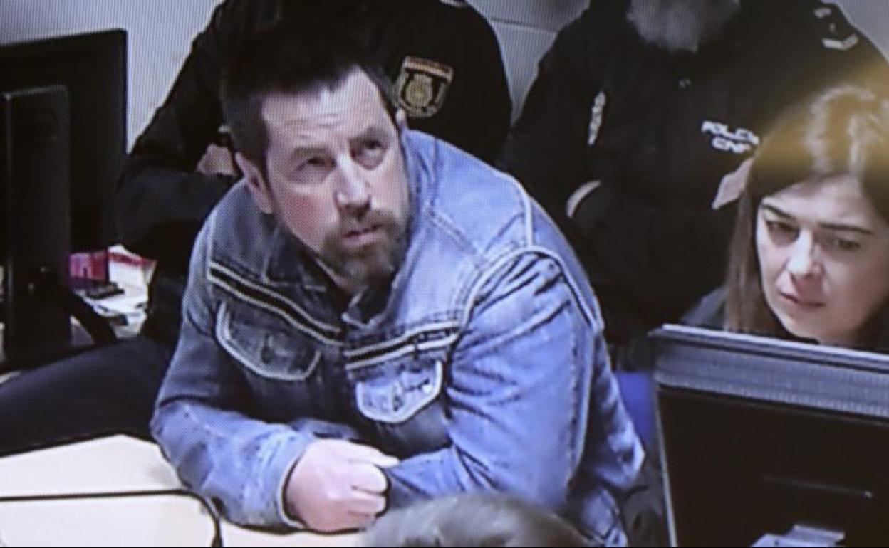 Imagen de la señal de televisión de Enrique Abuín, «el Chicle», único acusado por la muerte de la joven madrileña Diana Quer. 