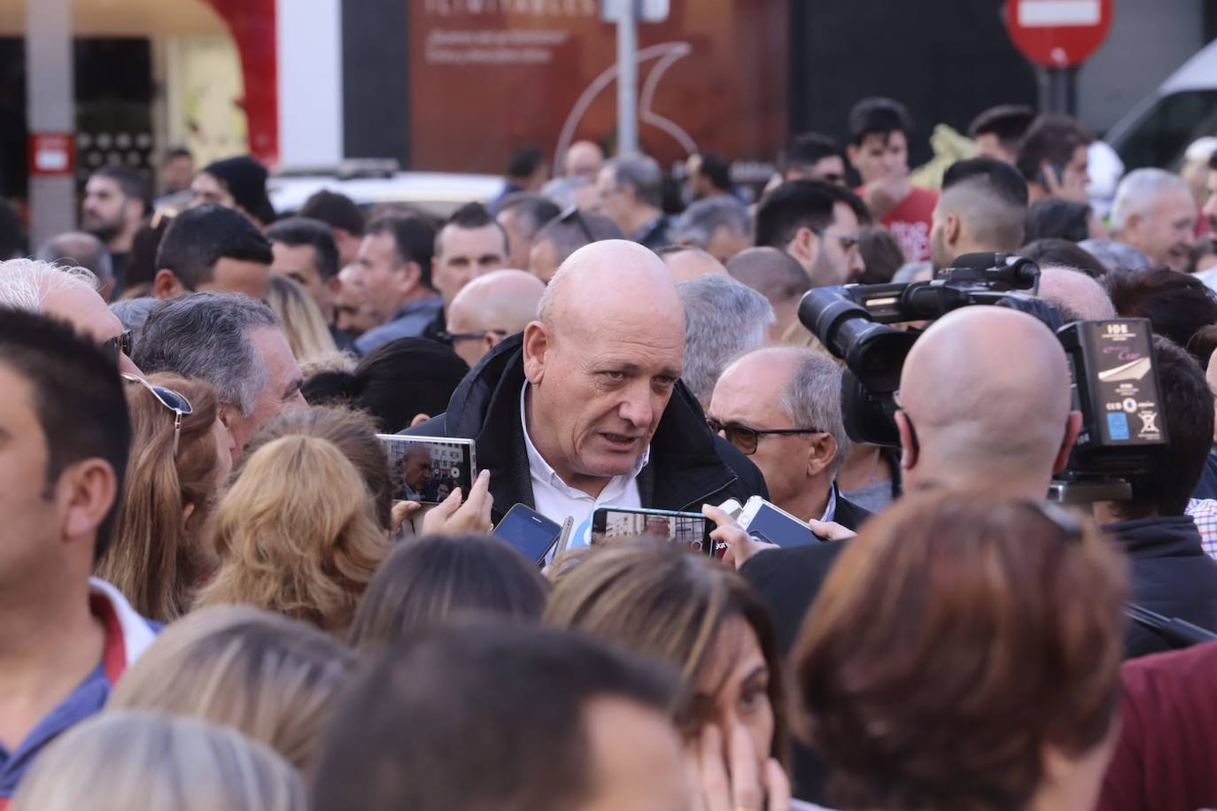 Miles de personas se han citado hoy en Motril para protestar por la situación del campo y pedir soluciones