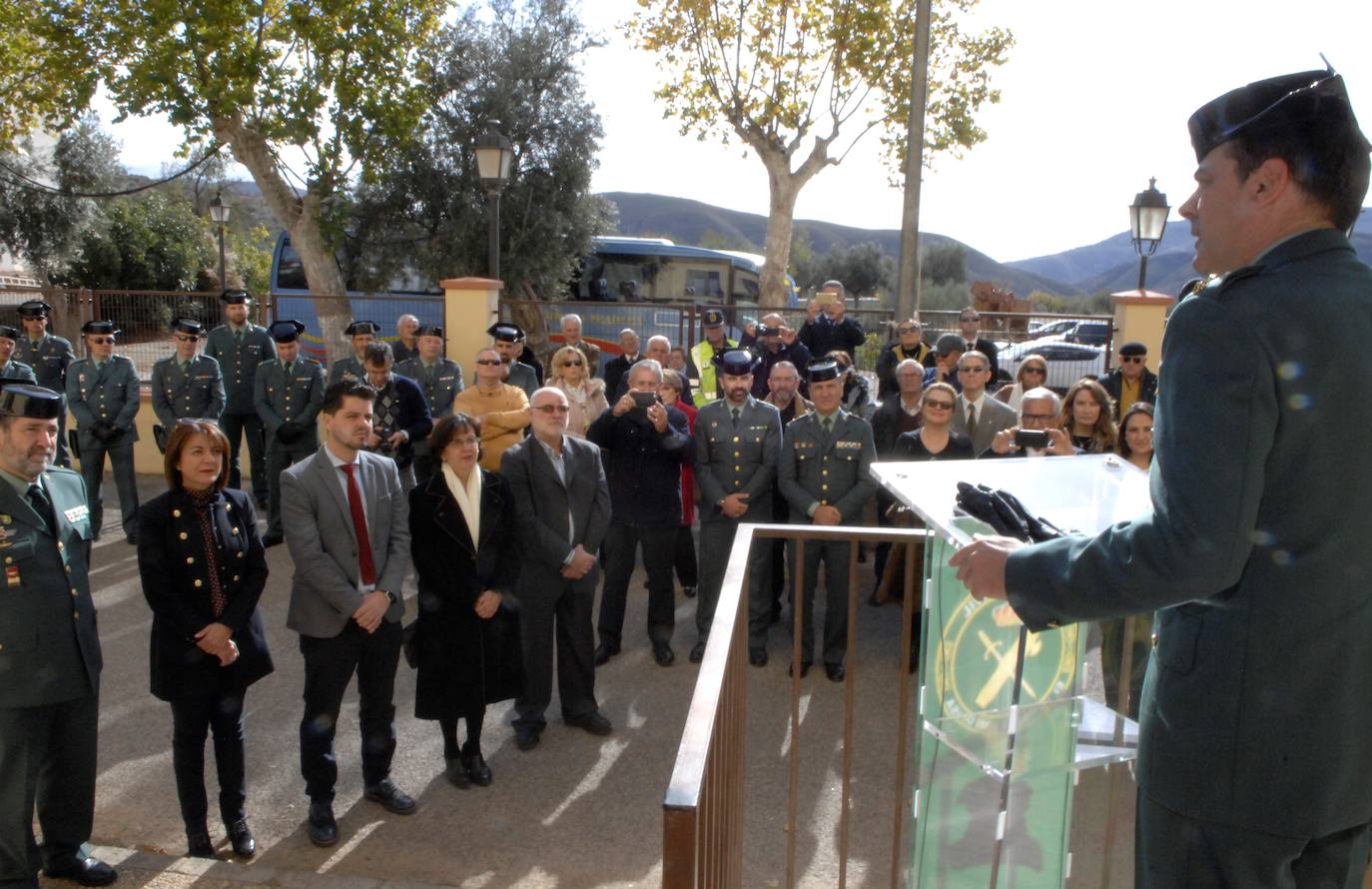 Fotos: Así ha sido el homenaje a los dos guardias civiles asesinados en Granada hace un siglo