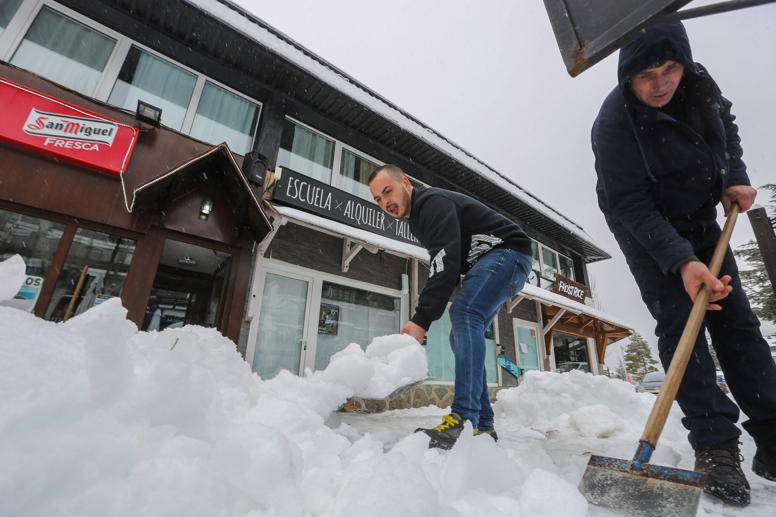 Así luce la estación tras las últimas nevadas, a punto de estrenar temporada.