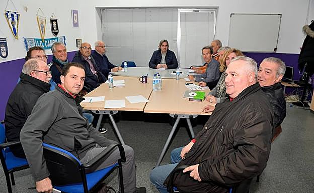 Reunión anterior para la creación de la comisión gestora. 