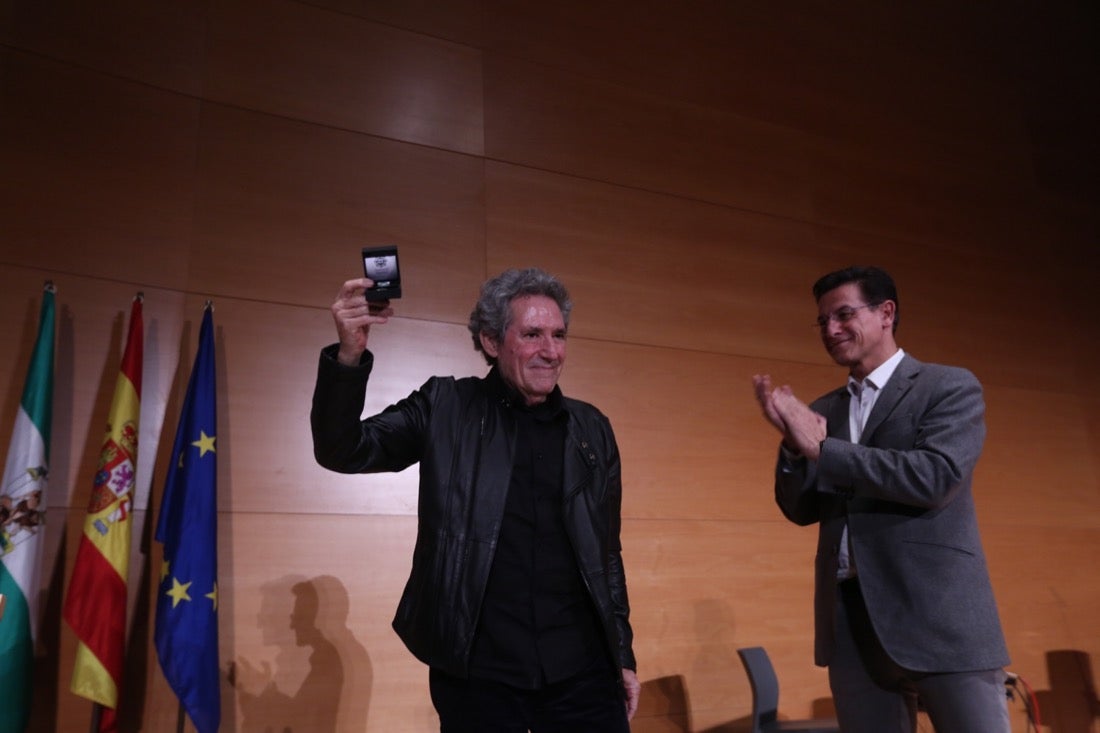 Miguel Ríos y el Planta Baja reciben los premios en el Parque de las Ciencias 