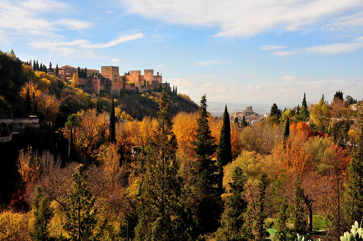 Las colinas del Albaicín, la Sabika y el cerro del Sol se visten con los colores del otoño