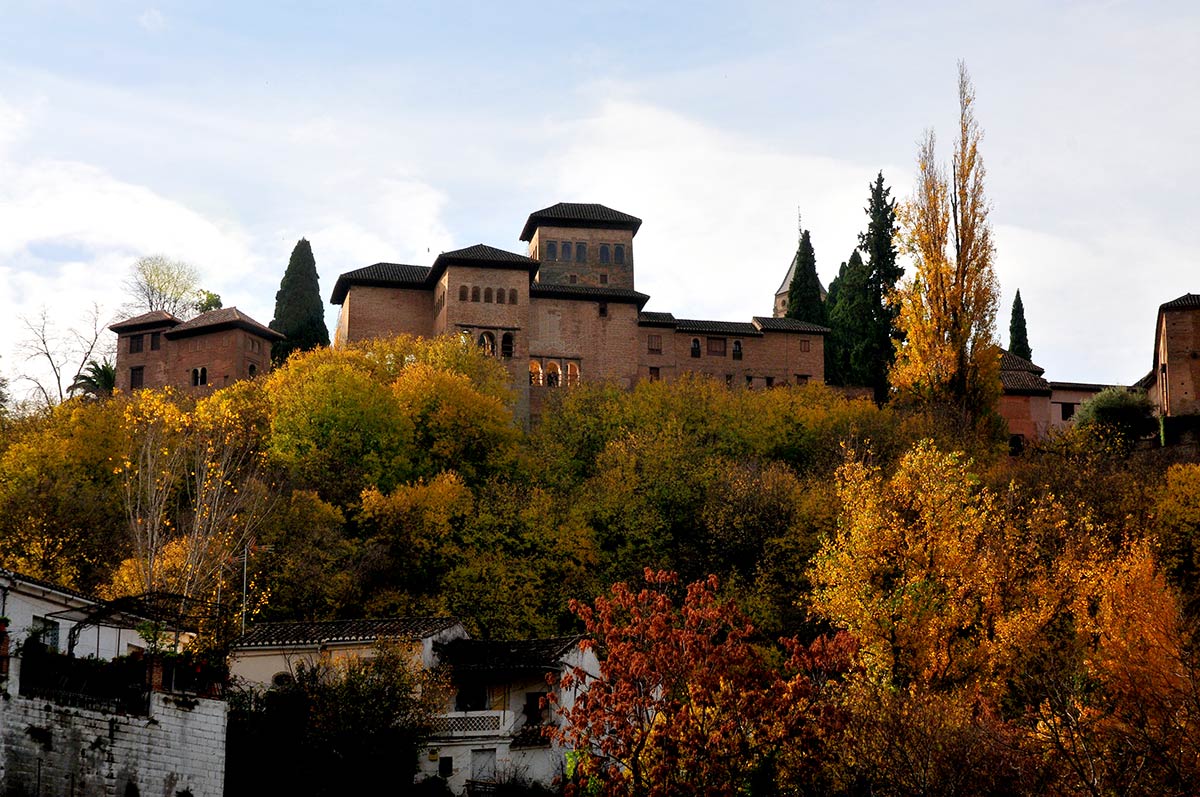 Las colinas del Albaicín, la Sabika y el cerro del Sol se visten con los colores del otoño